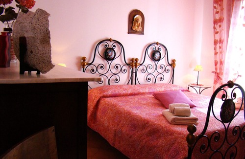Capoliveri Apartment | Apartment 'Appartamento Zizzolo' with Private Terrace, Private Garden and Wi-Fi
