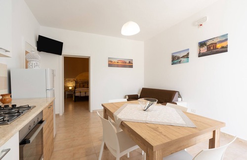 Custonaci Apartment | Apartment 'Appartamento Piano Terra' with Shared Terrace, Wi-Fi and Air Conditioning