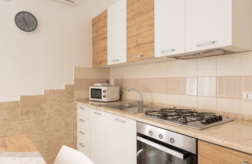 Custonaci Apartment | Apartment 'Appartamento Piano Terra' with Shared Terrace, Wi-Fi and Air Conditioning