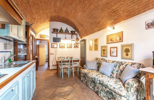 lsola d'Arbia Apartment | Apartment 'Appartamento Il Mulino' with Private Garden and Wi-Fi