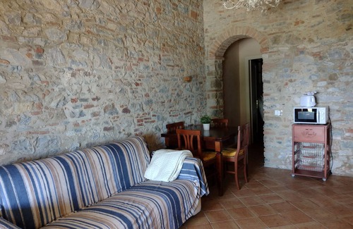 Riotorto Apartment | Apartment 'Appartamento Gorgona' with Sea View, Wi-Fi and Air Conditioning