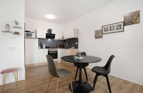 Plauen Apartment | Apartment 'Appartmenthaus - Wohnung C' with Balcony and Wi-Fi