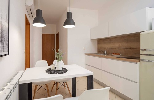Vodice Apartment | Apartment Arausa with Pool IV