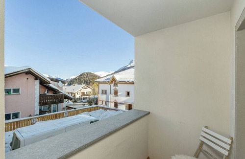 Silvaplana Apartment | Apartment Arsa 14 - Modern 2.5-Room Apartment in Silvaplana