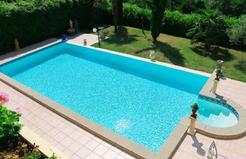 Villa Collemandina Apartment | Apartment at Villa Lorenzo