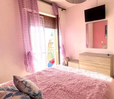 Pietra Ligure Apartment | APARTMENT Aurora & Nicole IDEAL per bike 1 free parkings large e famiglie con terazza vista mare è Wi-Fi gratuiti aria condizionata