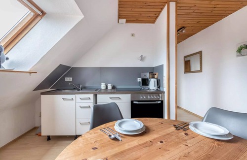 Schulp Apartment | Apartment "Auszeit 2" with Private Garden and WiFi