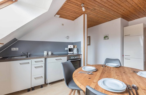 Schulp Apartment | Apartment "Auszeit 2" with Private Garden and WiFi