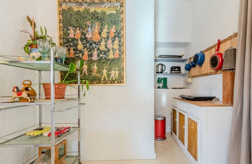Chateaudouble Apartment | Apartment 'Avec Terrasse Tropezienne' with Wi-Fi and Air Conditioning