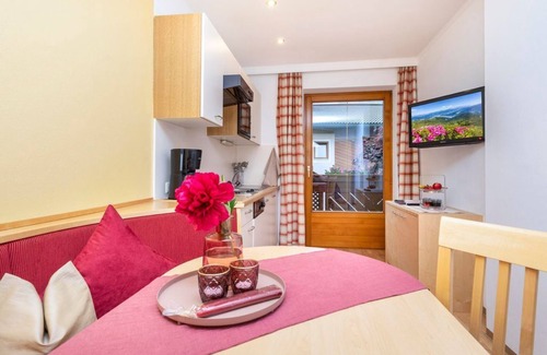 Flachau Apartment | Apartment B (3-4 persons/2 bedrooms) - Holiday home Eva