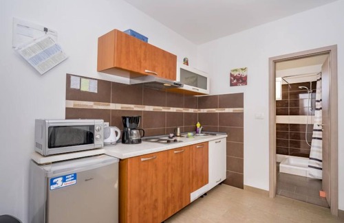 Liznjan Apartment | Apartment B&B by Interhome