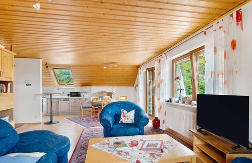 Espasingen Apartment | Apartment 'Bodenseeblick' with Lake View, Private Terrace and Wi-Fi