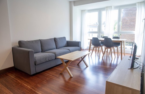 Zarautz Apartment | Apartment Bañeru 1 - House in the centre of Zarautz, 1 min. from the beach by Egona