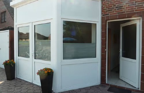 Borkum Apartment | Apartment 'Barrierefreie Ferienwohnung' with Private Terrace and Wi-Fi