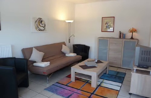 Borkum Apartment | Apartment 'Barrierefreie Ferienwohnung' with Private Terrace and Wi-Fi