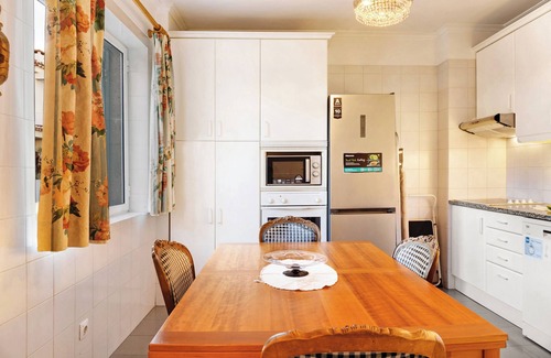 Old Town Apartment | Apartment 'Bela Sao Tiago 36' with Sea View, Balcony and Wi-Fi