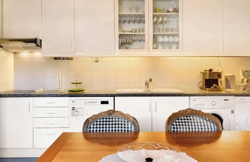 Old Town Apartment | Apartment 'Bela Sao Tiago 36' with Sea View, Balcony and Wi-Fi