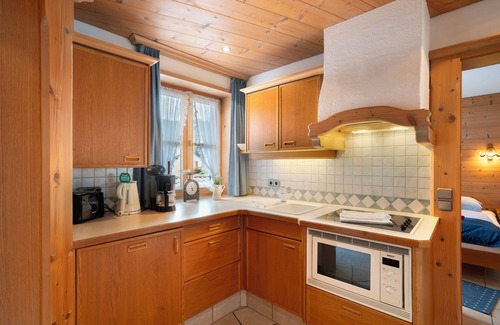Mittenwald Apartment | Apartment 'Bergdistel Nr 8' with Mountain View, Shared Garden and Wi-Fi