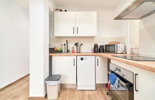 Almunecar Apartment | Apartment 'Bikini Beach 6' with Sea View, Wi-Fi and Air Conditioning