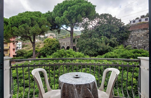 Moneglia Apartment | Apartment Bilocale Moneglia 21 close to the Beach with Shared Pool & Wi-Fi