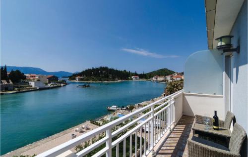 Blace Apartment | Apartment Blace With Sea View Xiii