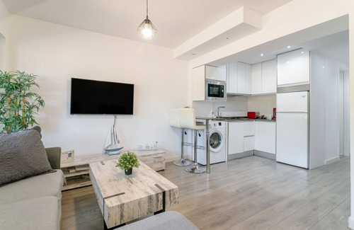 Playa de San Juan Apartment | Apartment 'Boliche' with Shared Pool, Wi-Fi and Air Conditioning