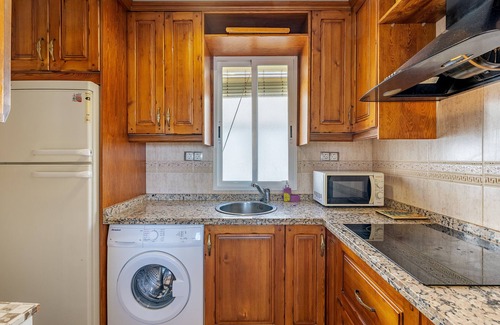 Salobrena Apartment | Apartment 'Bonito Apartamento Frente Al Mar' with Sea View, Wi-Fi and Air Conditioning