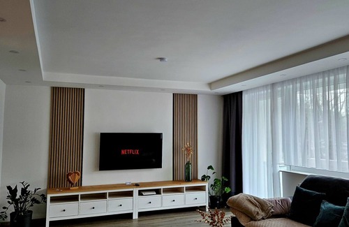 Heppens Apartment | Apartment 'Born' with Balcony and Wi-Fi