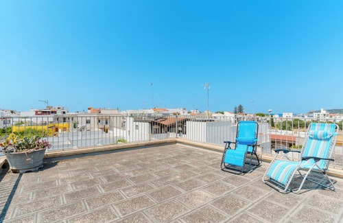 Santa Maria al Bagno Apartment | Apartment 'Bouganvillea' with Sea View, Shared Terrace and Air Conditioning