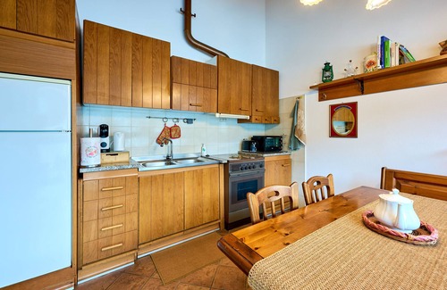 Monvalle Apartment | Apartment 'Bruna - 100m Dal Lago Maggiore' with Wi-Fi