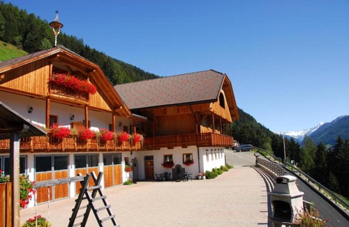 Valle Aurina Apartment | Apartment 'Bruneggerhof 1' with Mountain View, Private Garden and Wi-Fi