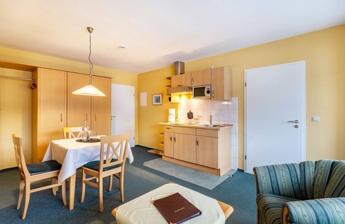 Usseln Apartment | Apartment 'Buchfink' with Mountain View, Shared Garden and Wi-Fi