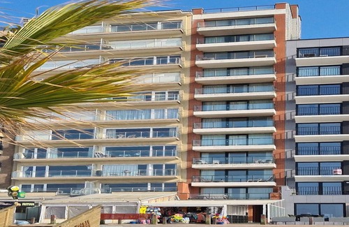 Blankenberge Apartment | Apartment by North Sea with Ocean Views