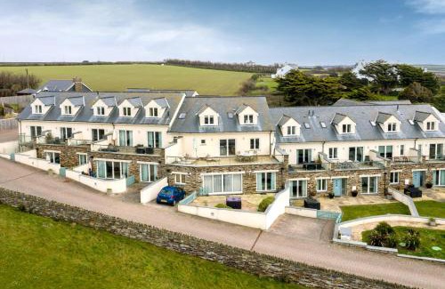 Treyarnon Apartment | Apartment by the beach, sea views