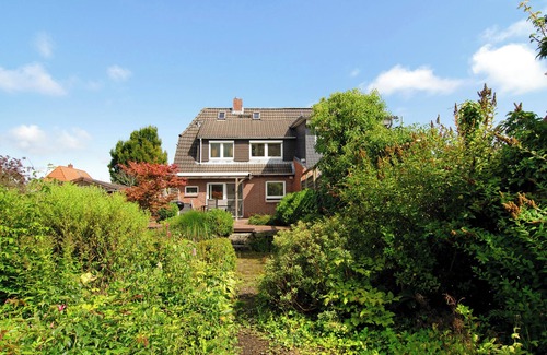 Wilhelmshaven House | 'Apartment by the Dyke' with Garden & Wi-Fi
