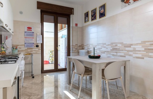 Francavilla Fontana Apartment | Apartment 'Casa Ester' with Balcony, Wi-Fi
