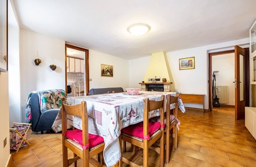 Vesio Apartment | Apartment 'Casa Luisa' with Mountain View, Shared Garden and Wi-Fi