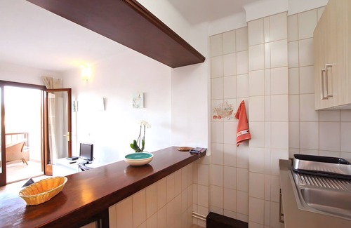 Cala Figuera Apartment | Apartment 'Cala Figuera 2b' with Sea View, Wi-Fi and Air Conditioning