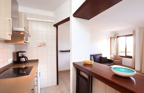 Cala Figuera Apartment | Apartment 'Cala Figuera 2b' with Sea View, Wi-Fi and Air Conditioning