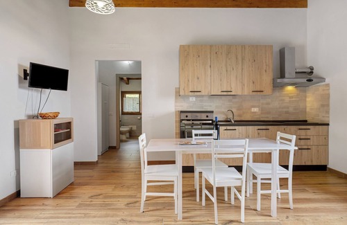 Zignago Apartment | Apartment 'Camera 1' with Mountain View, Private Terrace and Wi-Fi