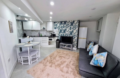 Huddersfield Apartment | Apartment Canal side Huddersfield