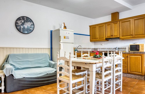 Orba Apartment | Apartment 'Carrebaix' with Wi-Fi and Air Conditioning