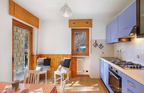 Antey-Saint-Andre Apartment | Apartment 'Casa Vacanze Roberto R2' with Mountain View, Shared Garden and Wi-Fi