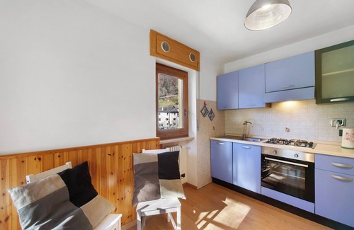 Antey-Saint-Andre Apartment | Apartment 'Casa Vacanze Roberto R2' with Mountain View, Shared Garden and Wi-Fi
