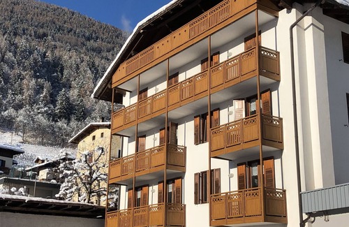 Croviana Apartment | Apartment 'Casa Anselmi 4' with Mountain View, Balcony and Wi-Fi