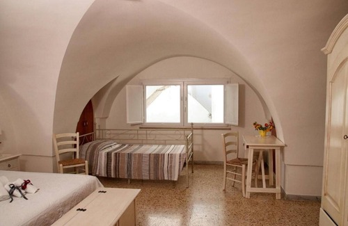 Old Town Cisternino Apartment | Apartment 'Casa Dei Nonni - Mattia' with Private Terrace, Wi-Fi and Air Conditioning