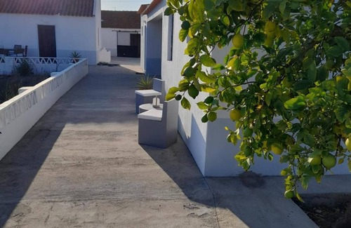 Ponte de Sor House | Apartment 'Casa Do Chorão' with Private Terrace, Wi-Fi and Air Conditioning