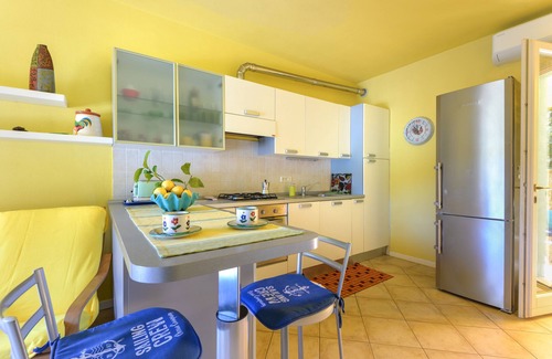 Cavo Apartment | Apartment 'Casa Minnie' with Private Terrace, Wi-Fi and Air Conditioning