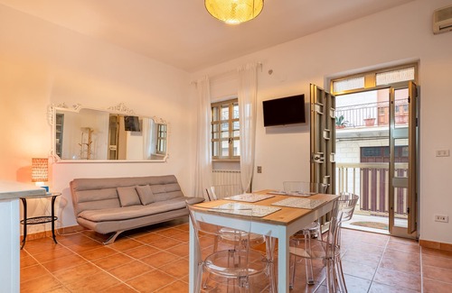 Oria Apartment | Apartment 'Casa Nonna Jacinta' with Balcony, Wi-Fi and Air Conditioning