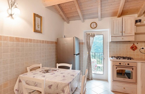 Apricale Apartment | Apartment 'Casa Reanna' with Mountain View, Balcony and Wi-Fi